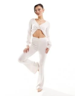 Boux Avenue Twist Detail Lounge Set In Cream